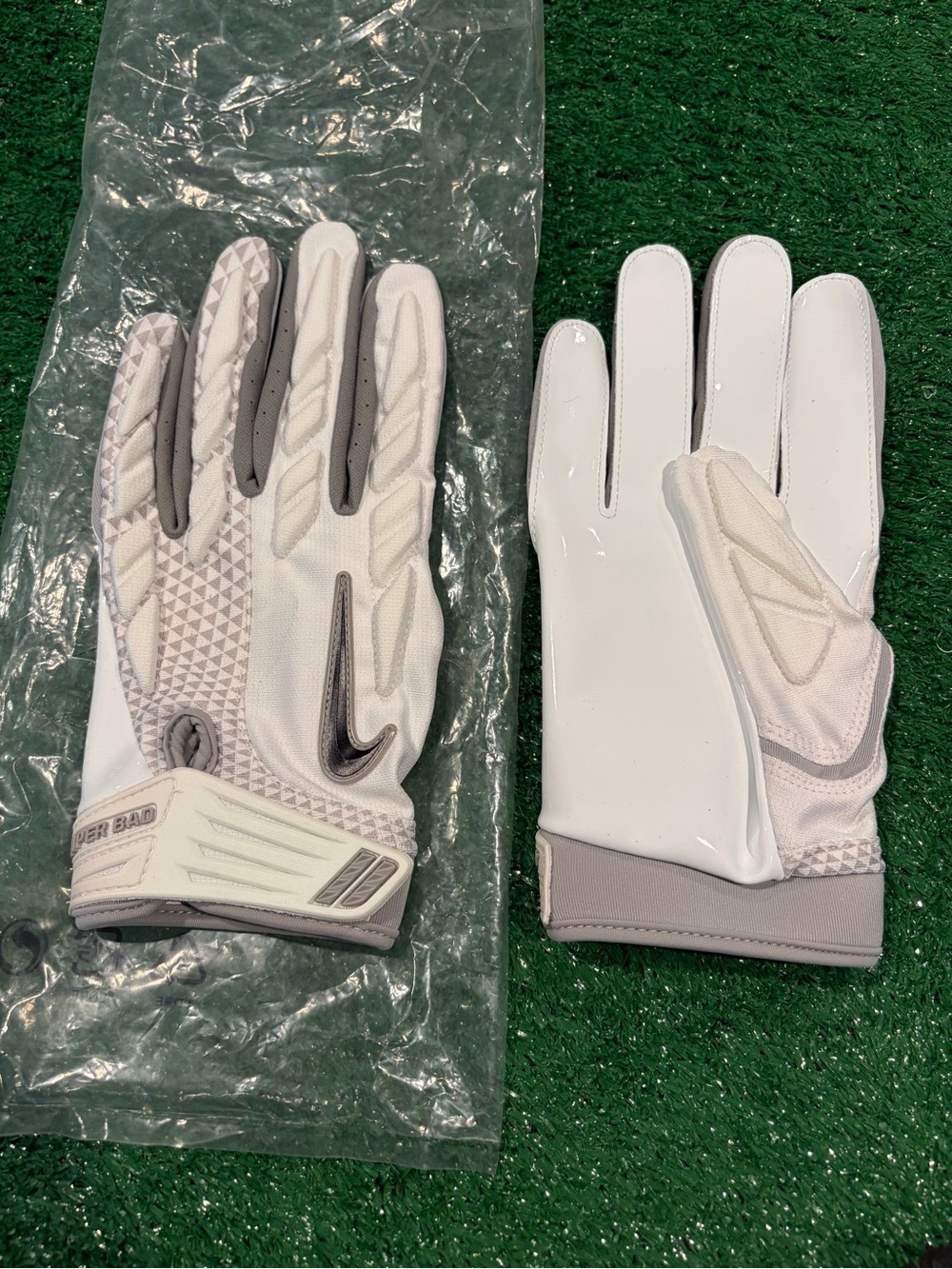 NEW NIKE SUPERBAD PADDED WR FOOTBALL GLOVES OG